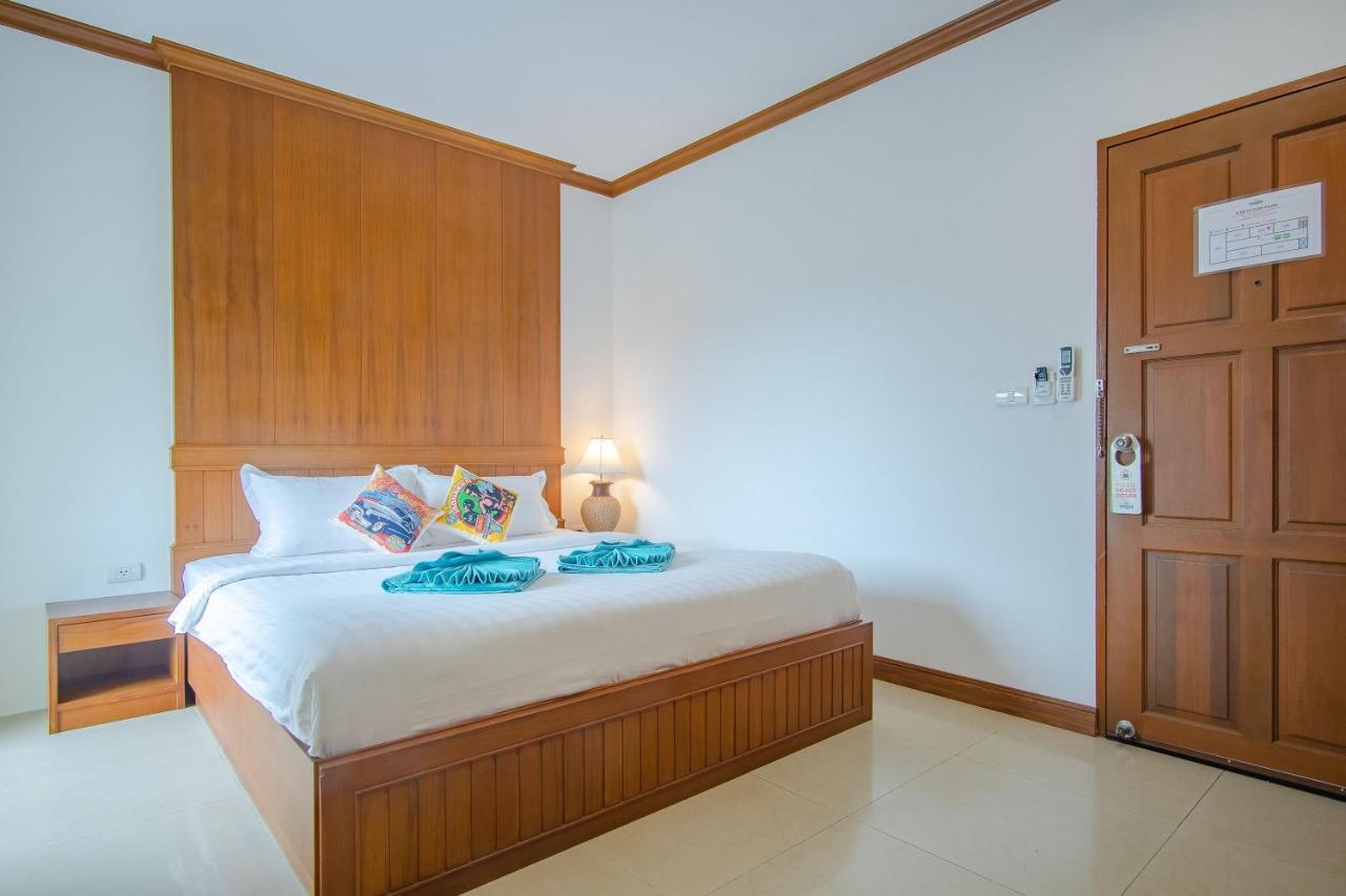 Pipikuku Hotel&Restaurant Patong Bagian luar foto