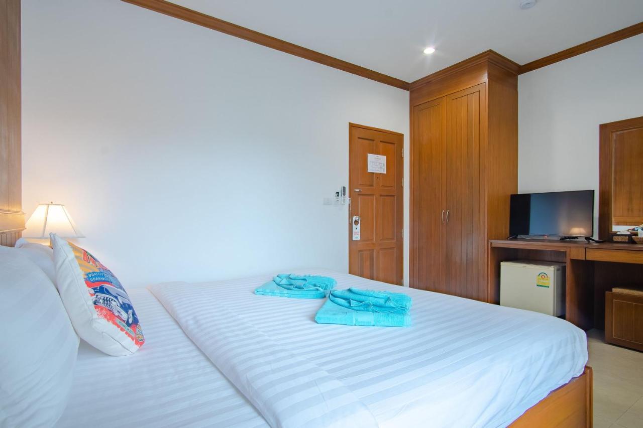Pipikuku Hotel&Restaurant Patong Bagian luar foto