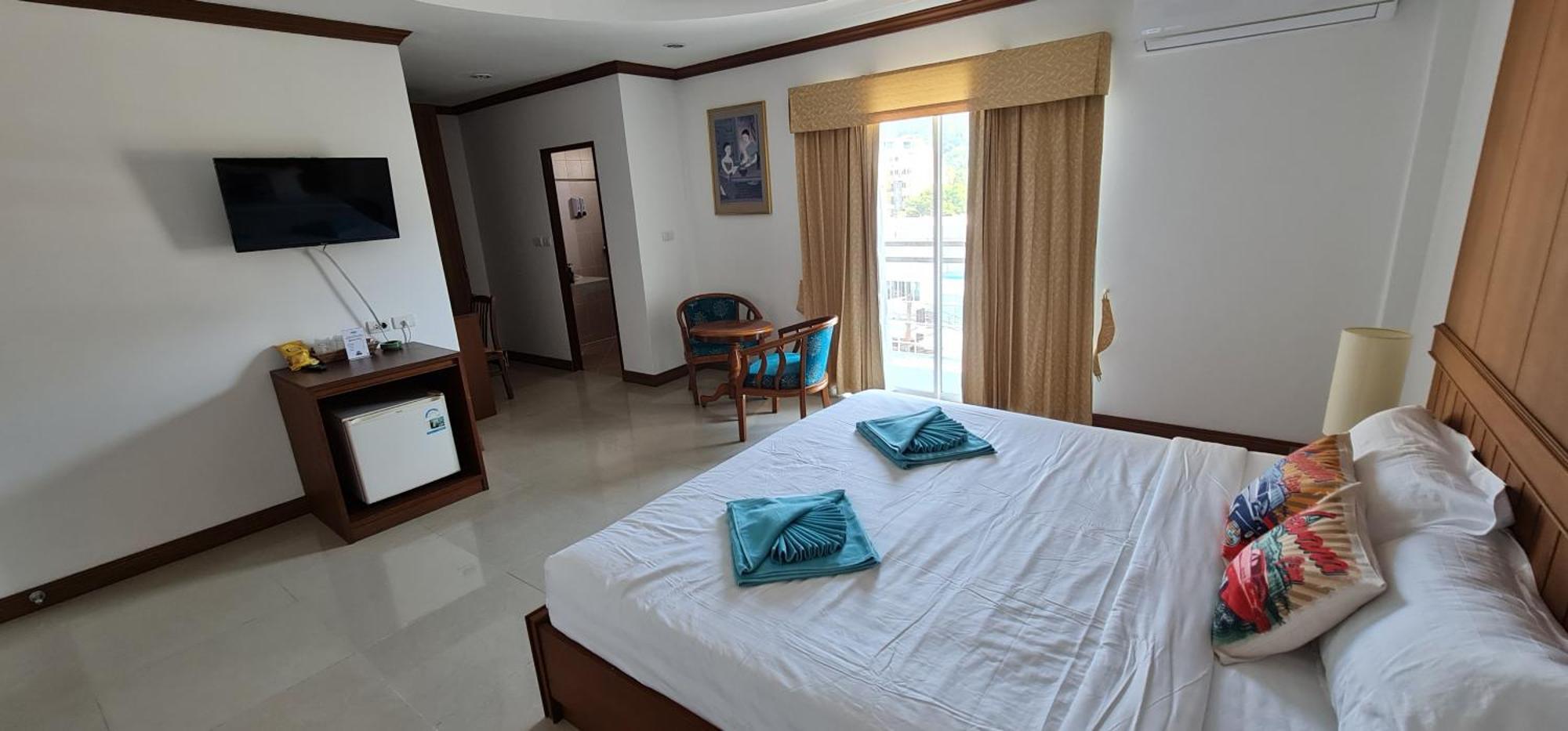 Pipikuku Hotel&Restaurant Patong Bagian luar foto