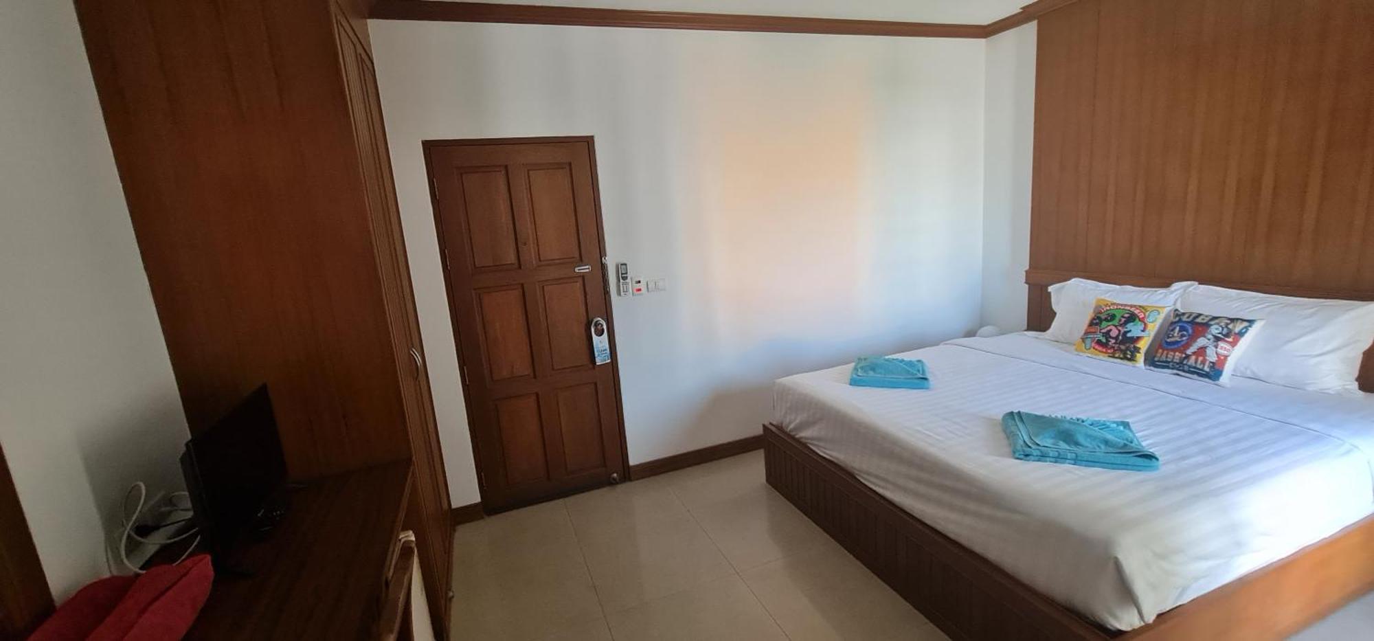 Pipikuku Hotel&Restaurant Patong Bagian luar foto
